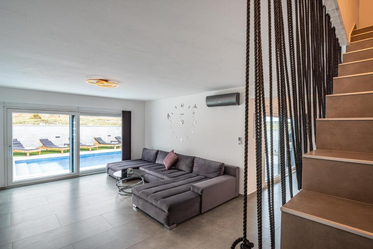Luxury Villa Noemi Ražanac 외부 사진