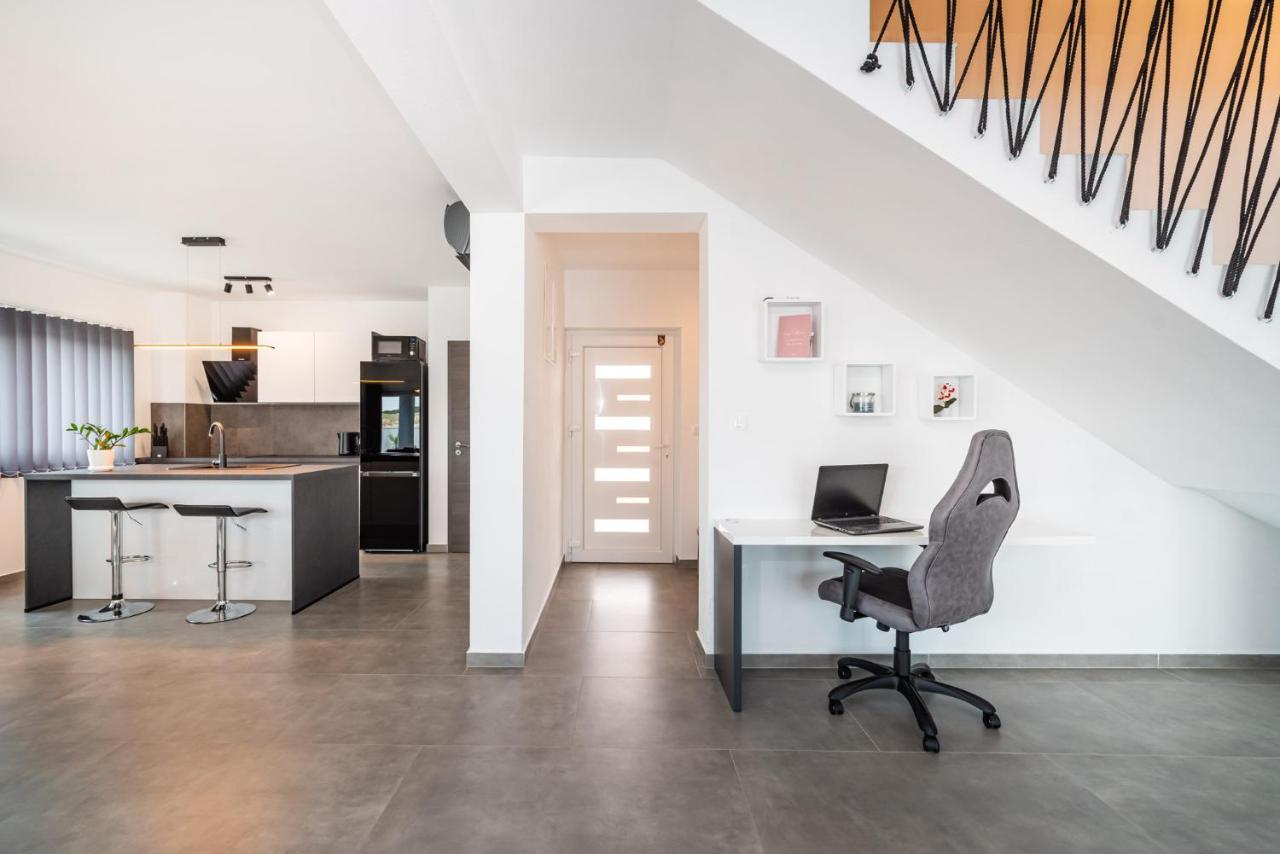 Luxury Villa Noemi Ražanac 외부 사진