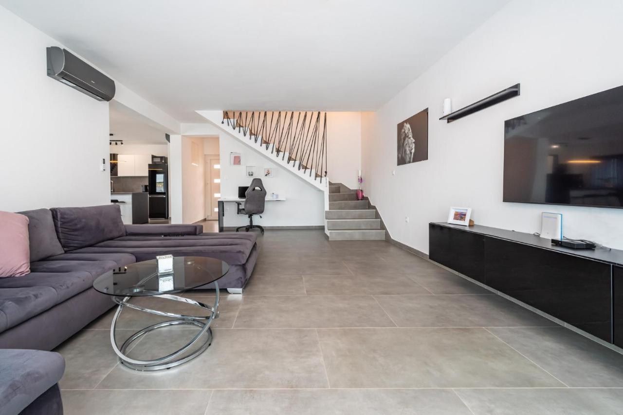 Luxury Villa Noemi Ražanac 외부 사진