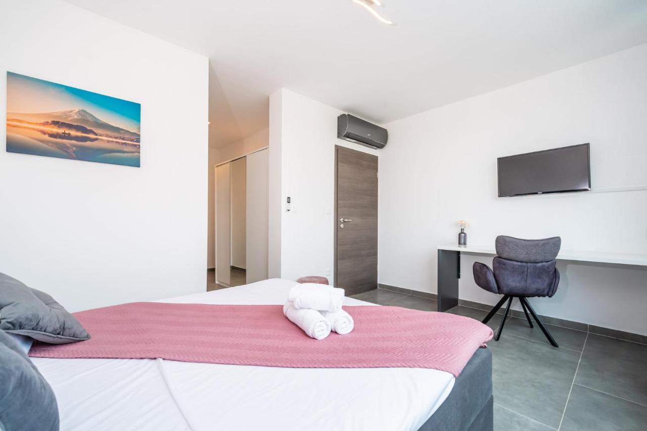 Luxury Villa Noemi Ražanac 외부 사진